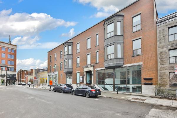 3,086 sqft Impeccable Space Hutchison / Laurier