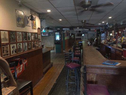 Bar with Packaged Goods in Warren County NJ