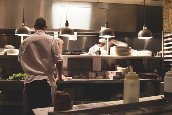 Fast Food Restaurant for Sale/ Fully Equipped Kitchen