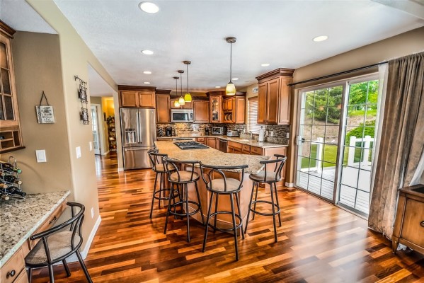 Resilient Flooring Wholesaler