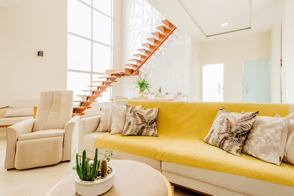 Rent & Employee Free Furniture & Staging Business