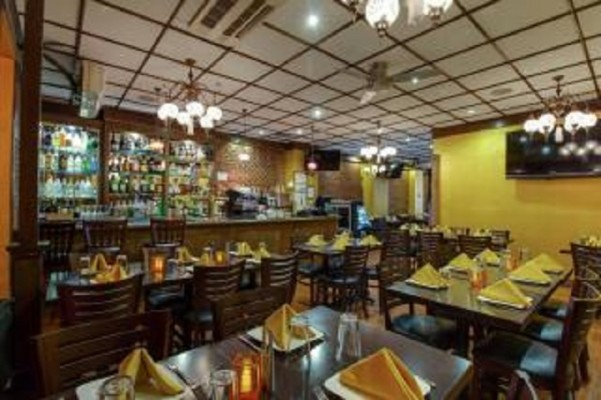 High Volume Manhattan Restaurant for Sale