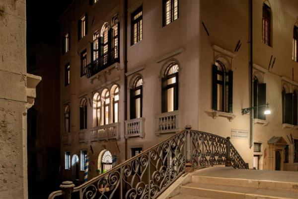 Boutique Hotel 5-Star In Venice's Centre - Reduced