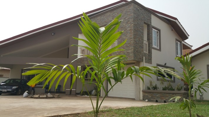 4 Bedrooms House To Let At East Airport Accra