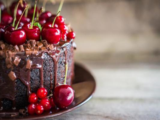 Custom Cakes and Candies Incl. Decorating Supplies