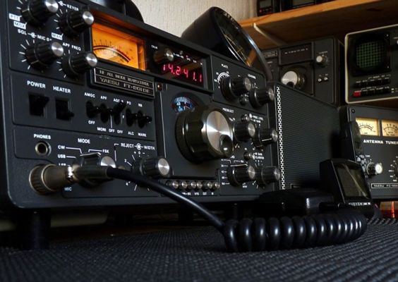 Electronics and Radio Communications Store