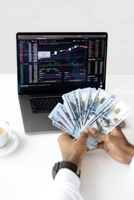 Stock Brokerage with 35,000 Clients