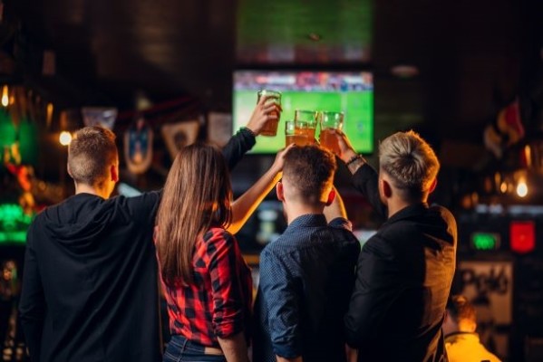 Legendary Sports Bar in Miami For Sale