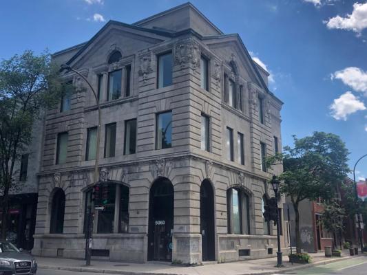 1st Choice Location Corner Laurier / St-Laurent