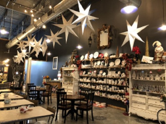 An Amazing Paint & Sip Art & Pottery Studio