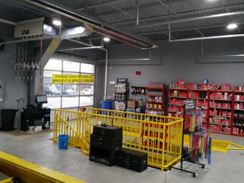 Gas Station and Oil Change/ Auto Repair For Lease