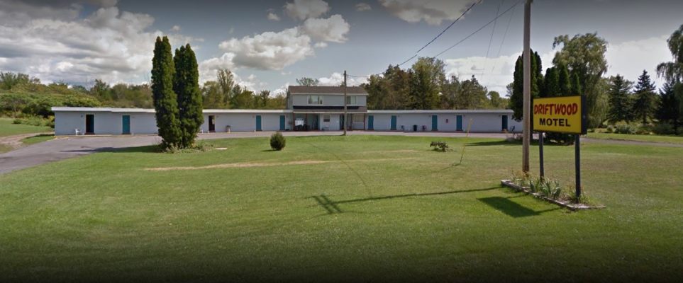 Motel With 15 Rooms And 2 Apts On 9 Acres