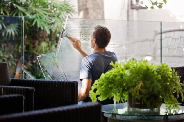 Commercial & Residential Window Cleaning Service