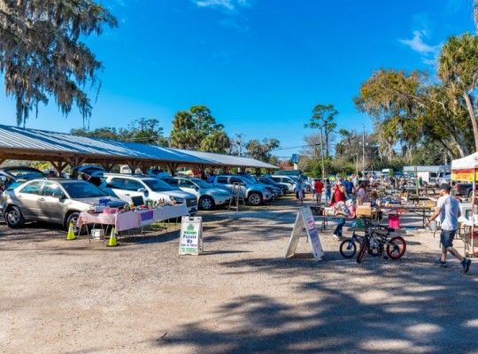 Busy Flea & Farmers Market
