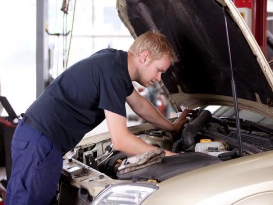 Auto Towing, Repair & Recycling Garage