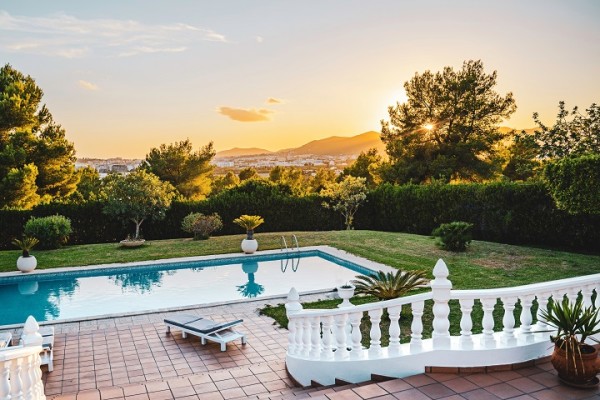 Pool Building and Maintenance Business in NJ