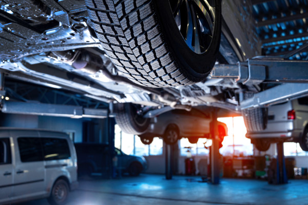 Auto & Large Vehicle Repair w/ Towing Division