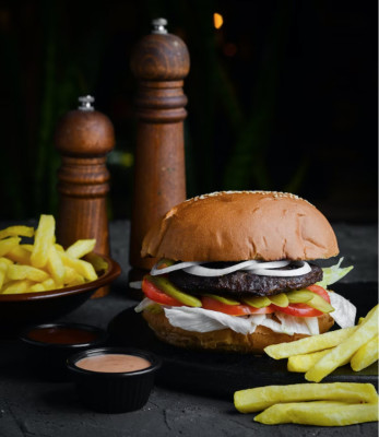 Classic Burgers & American Food Mobile Truck