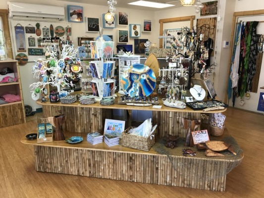 Large Gifts & Crafts Store