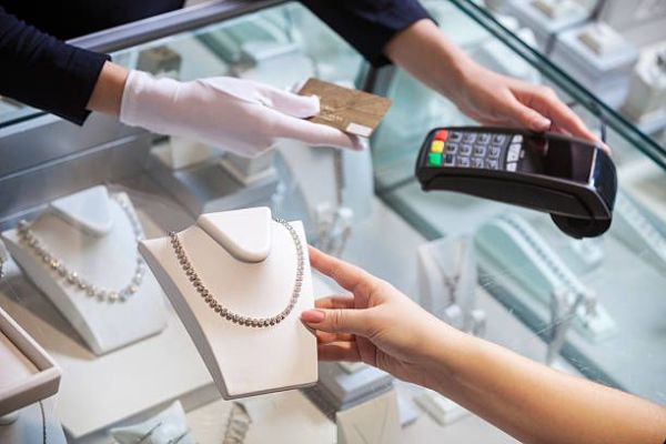 $6.6 million EBITDA: Retailer of Jewelry Brands