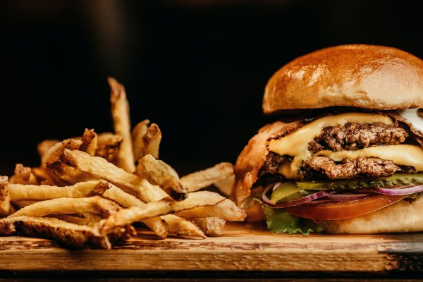 3,500 sf Restaurant & Bar For Sale