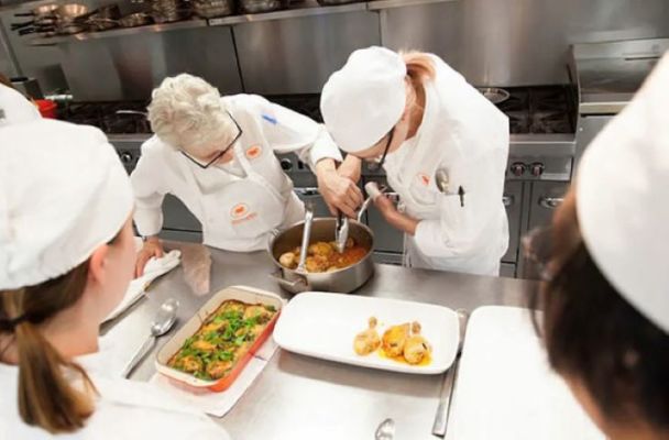 Well Established Community Cooking School