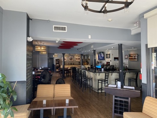 Established Bar & Restaurant For Sale in Westchester