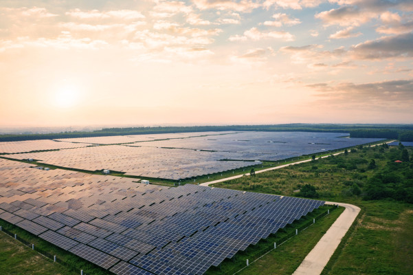 Fast-Growing Solar Panel Installation Company