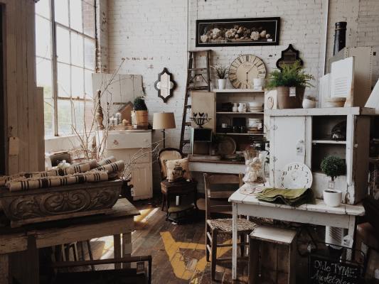 Highly Successful Luxury Boutique Seeing Exponent