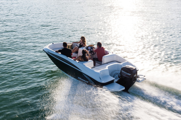 Exceptional Boat Dealer with Repair Division