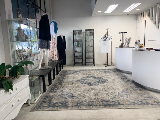 30% ROI Famous Tailor Alternation in Upscale Area