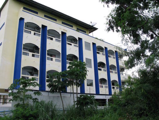 Freehold 5 Store Hotel with 35 Rooms for Sale