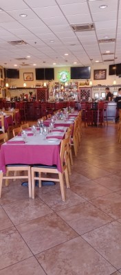 Busy Busy Italian Restaurant With Excellent Rent