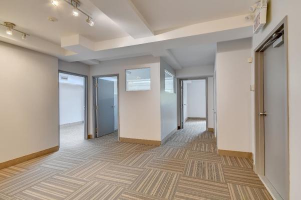 Excellent Visibility 1,950 sqft Space Ahuntsic
