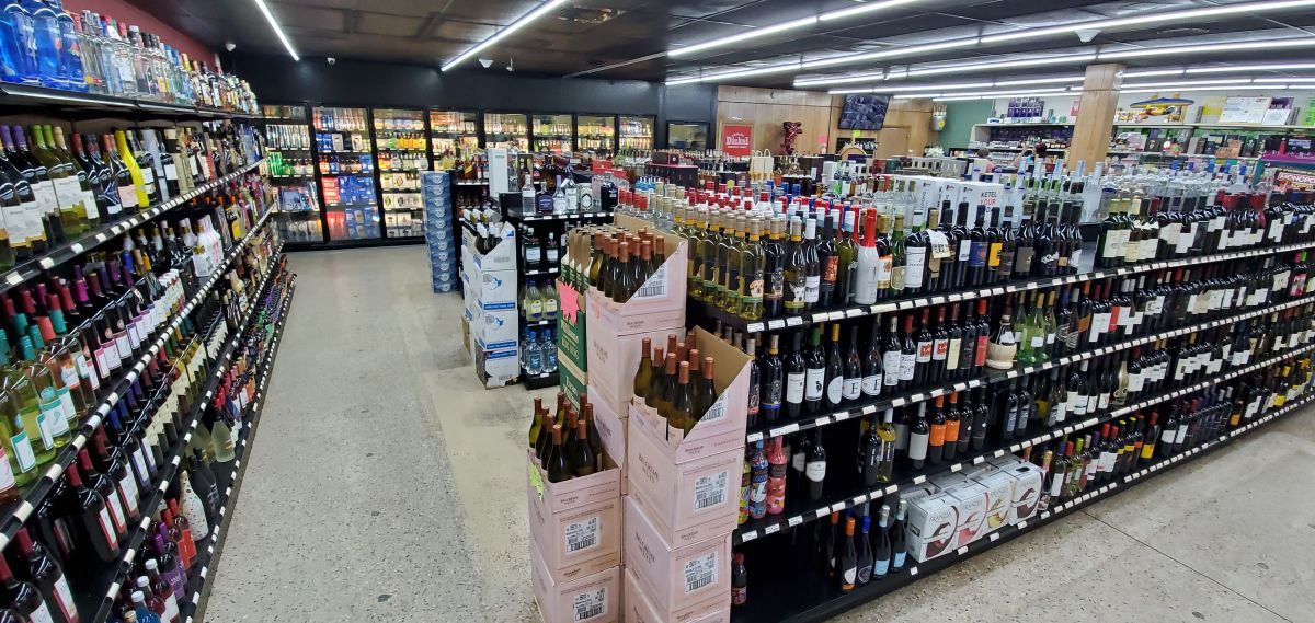 Business Only Liquor Store/Bar Near Pensacola, FL!