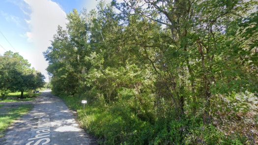 Mobile Homes Lot in Moon Lake Estates