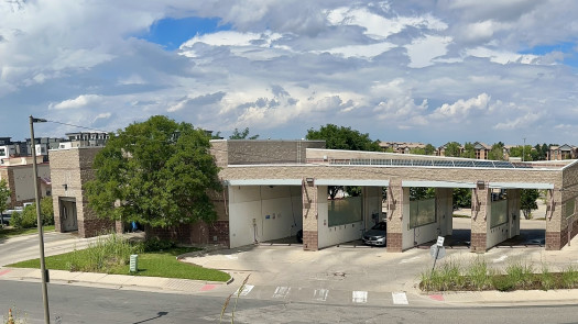 Neighborhood 4+2 Car Wash in Denver Area