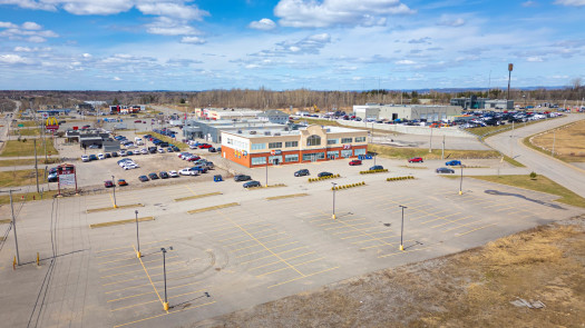 Comm. and office space for rent 1,000 to 15,000 sf