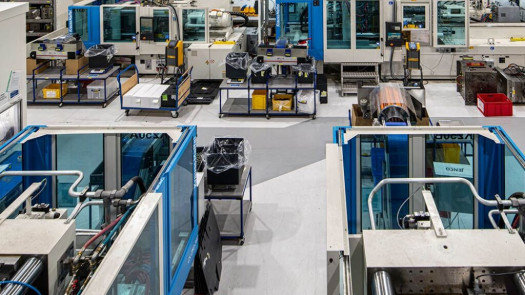 Manuf.Holding Industrial Plastic Mould Engineering