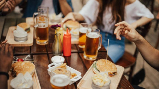 Local Hotspot Bar & Grill – Music and More