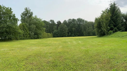 Land With Hq Drinking Water Springs And Building