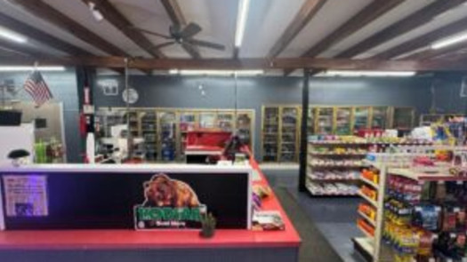 Absentee-Owned Gas Station w/ House in Hartsfield