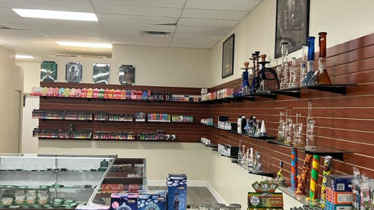 Smoke shop for sale