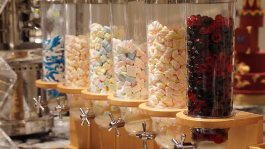 Popular Snack Shop in High-Net Worth Community!