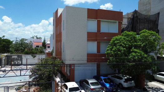 4-Level Commercial Building In Central Cancún
