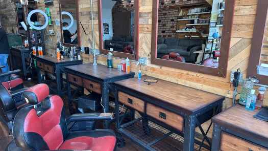 Thriving Turnkey Barber Shop with Staff – Well-Established Business