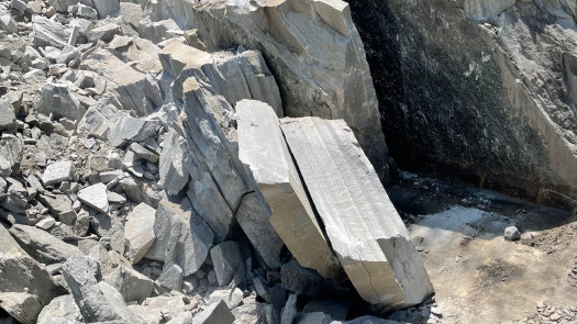 Gneiss Quarry for Sale