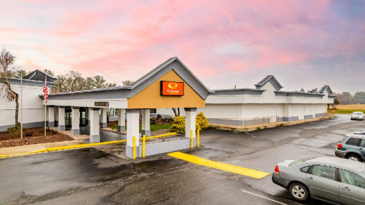 123 Room Econo Lodge Inn & Suites in Pennsylvania