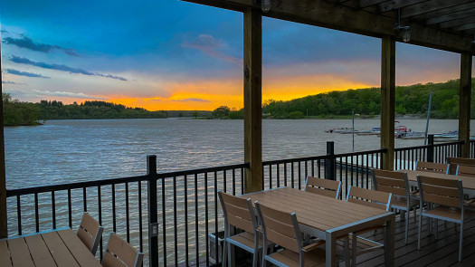 Incredible Rural Waterfront Restaurant and Inc RE