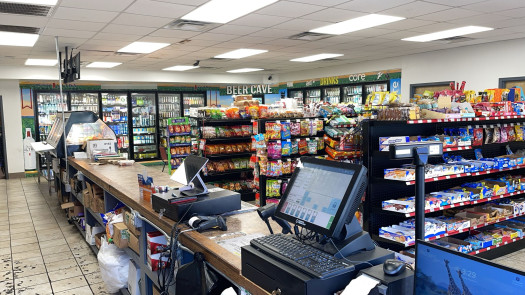 High Volume Gas Station with Property in Indianola